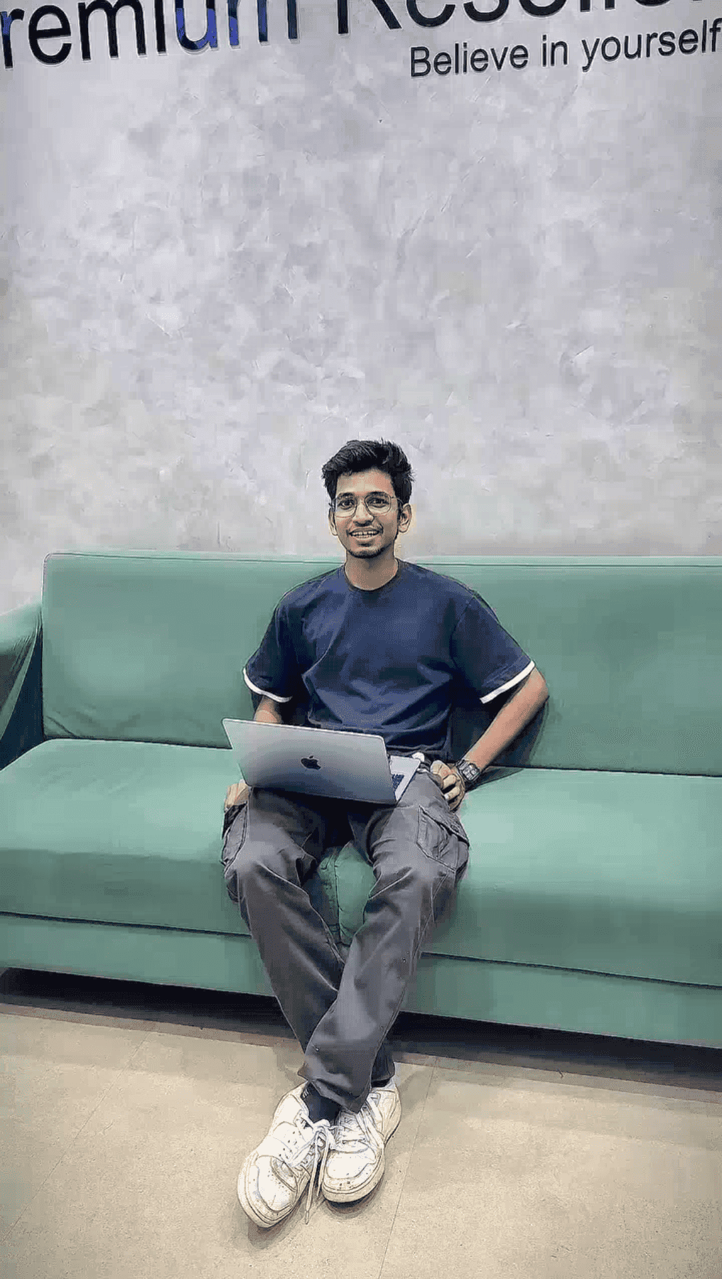 Testimonial video: customer shares her experience buying an iPhone from iWorld