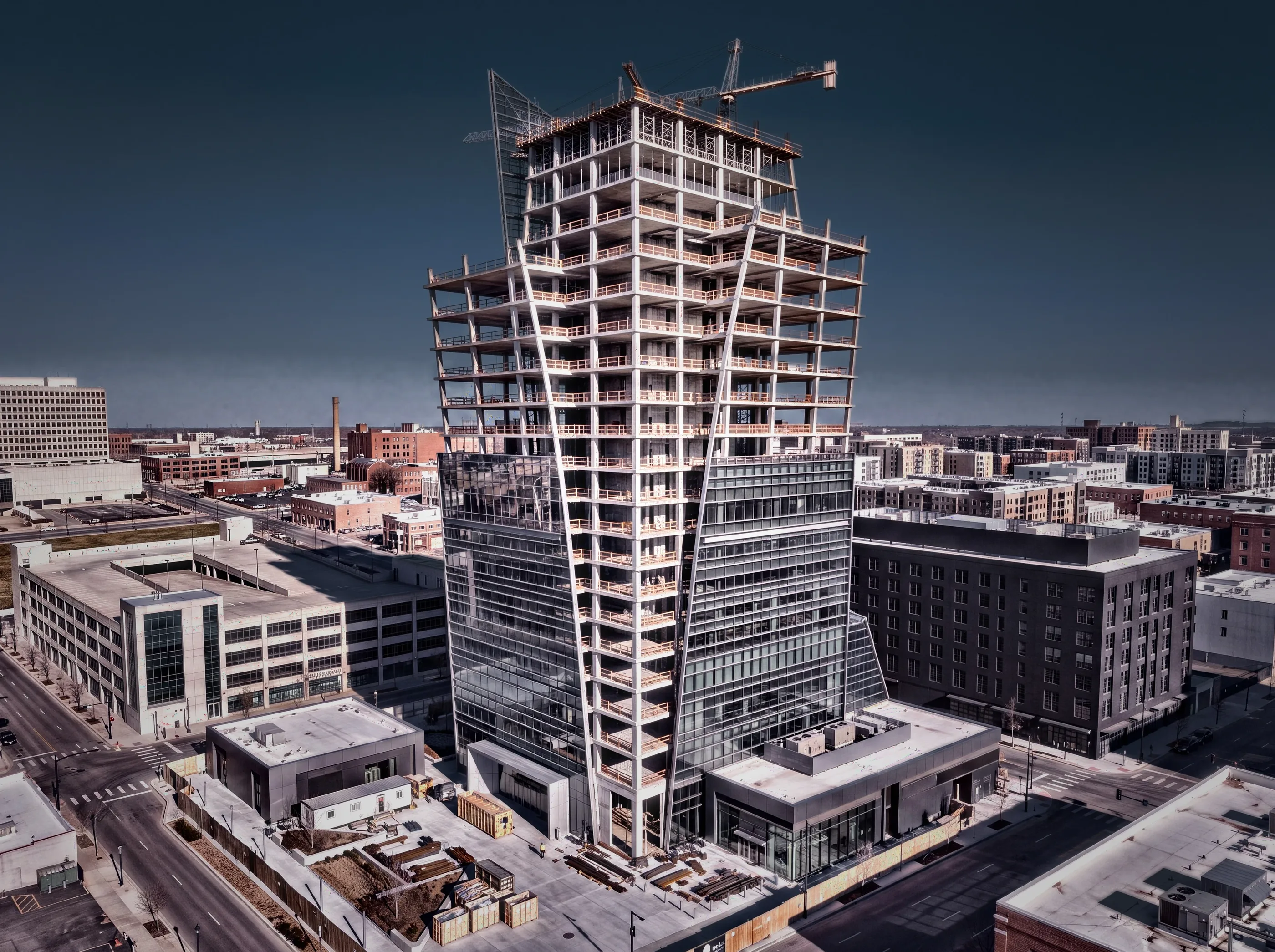Vertex Tower, building view of an Atrium project