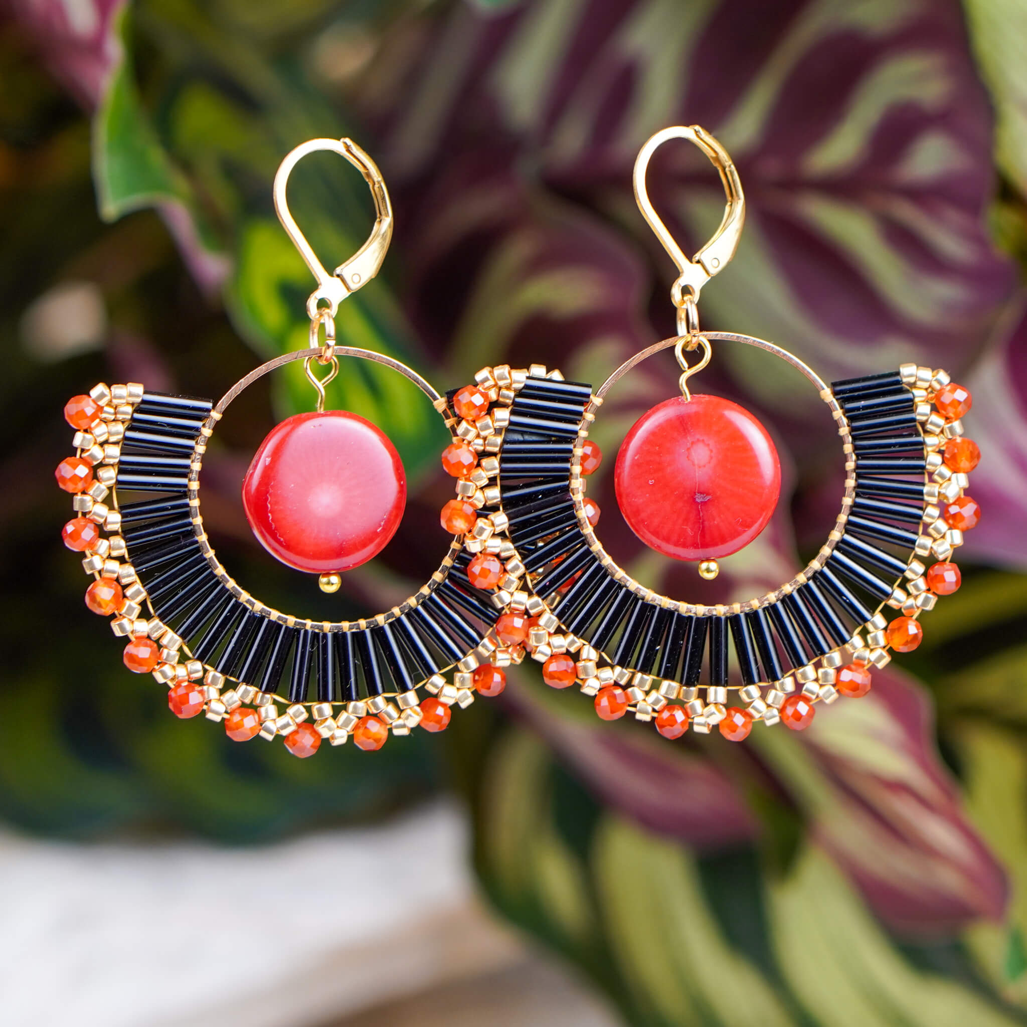 Boho kolczyki wachlarze z korala czerwonego i karneolu, czarno-złote koraliki, rękodzieło