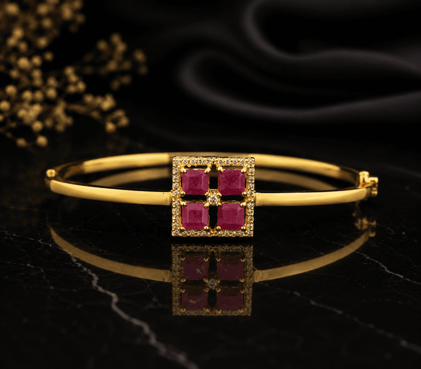 Grandeur Pendant