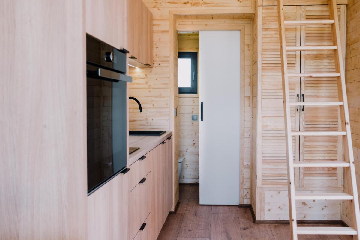 Tiny House Kitchen - Taunas Berghaus Tiny House