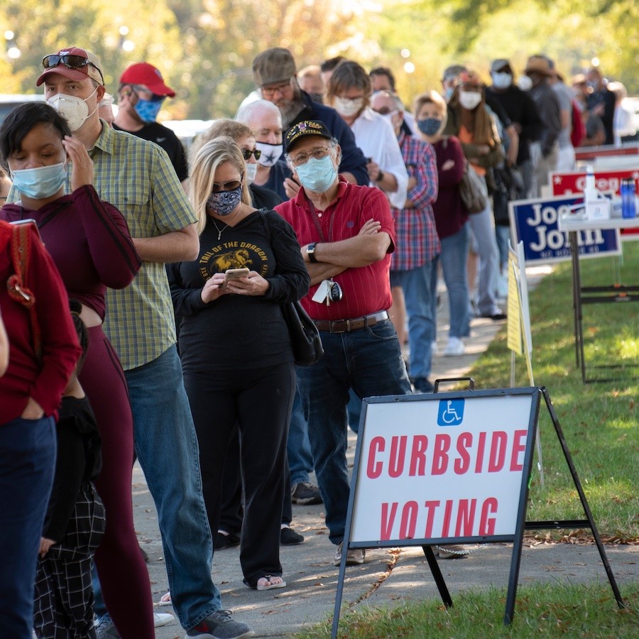 Dynamic picture of a cyclist riding downhill