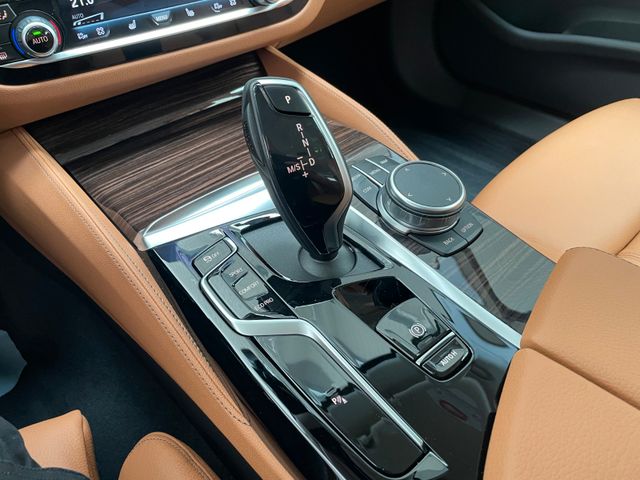 BMW 530 2022 BLACK Gebrauchtwagen - Galeriebild 21