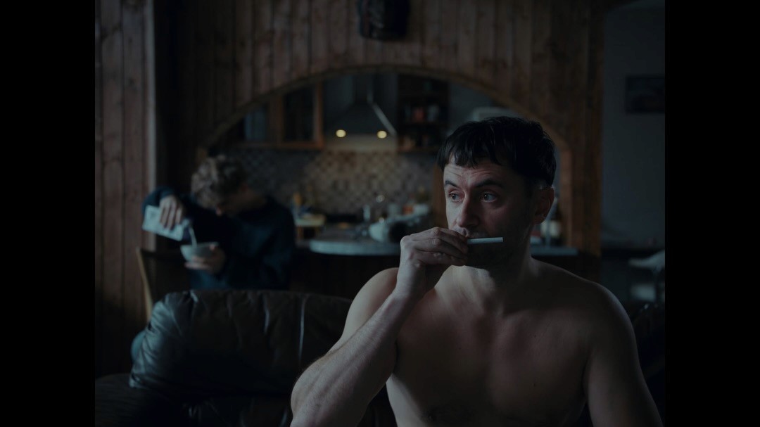 Bartłomiej Kotschedoff, Iwona Bielska, and Piotr Trojan in the Teatr Telewizji play "Stan podgorączkowy" by Nastazja Gonera.