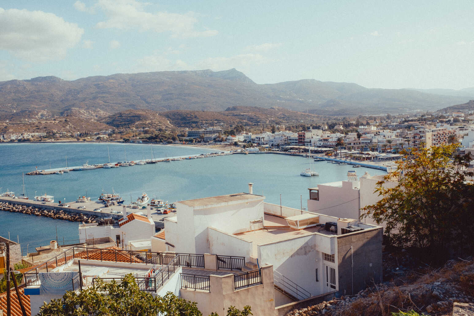 Vista overlooking a greek coastal town