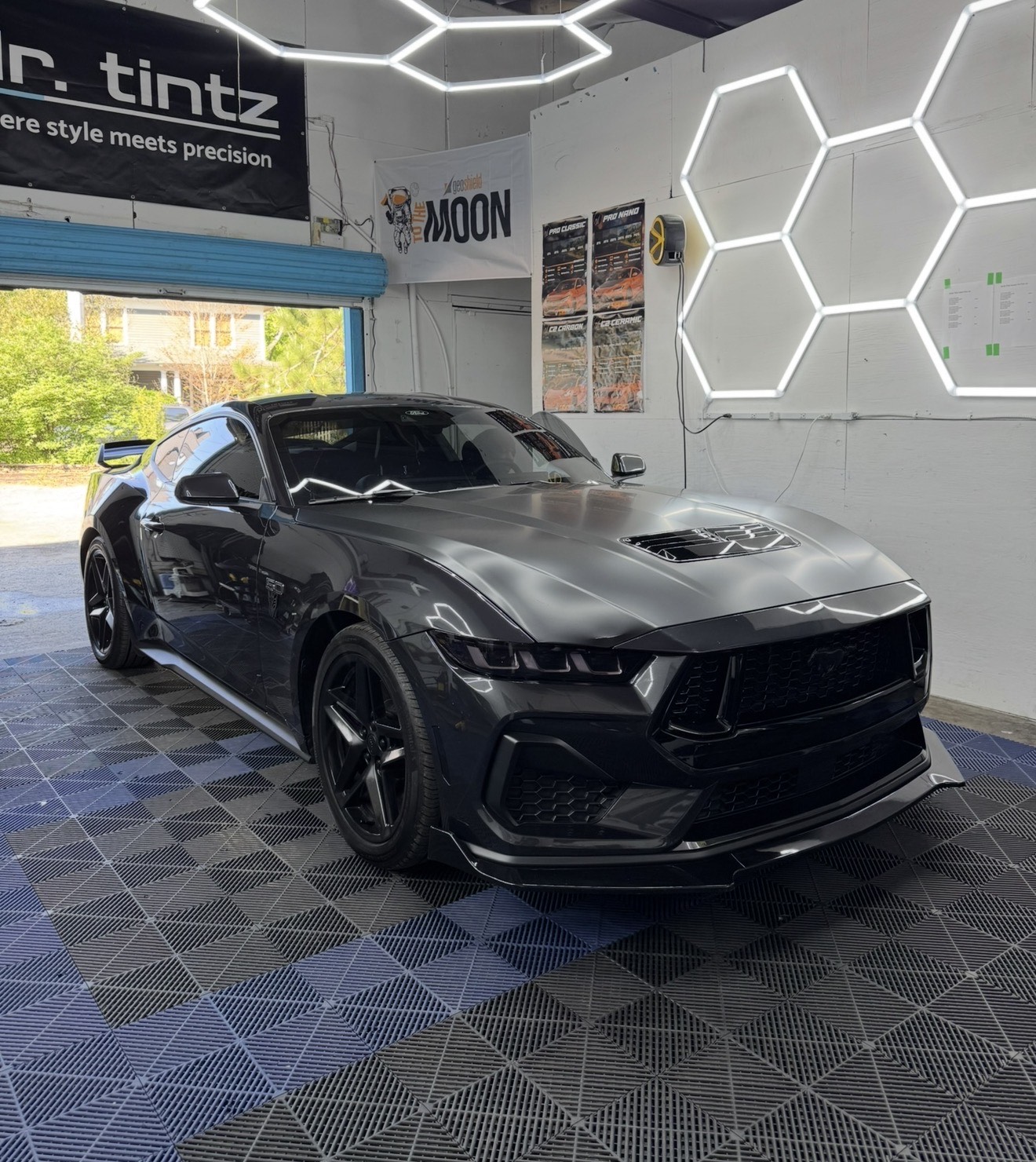 Coach explaining stuff to an athlete