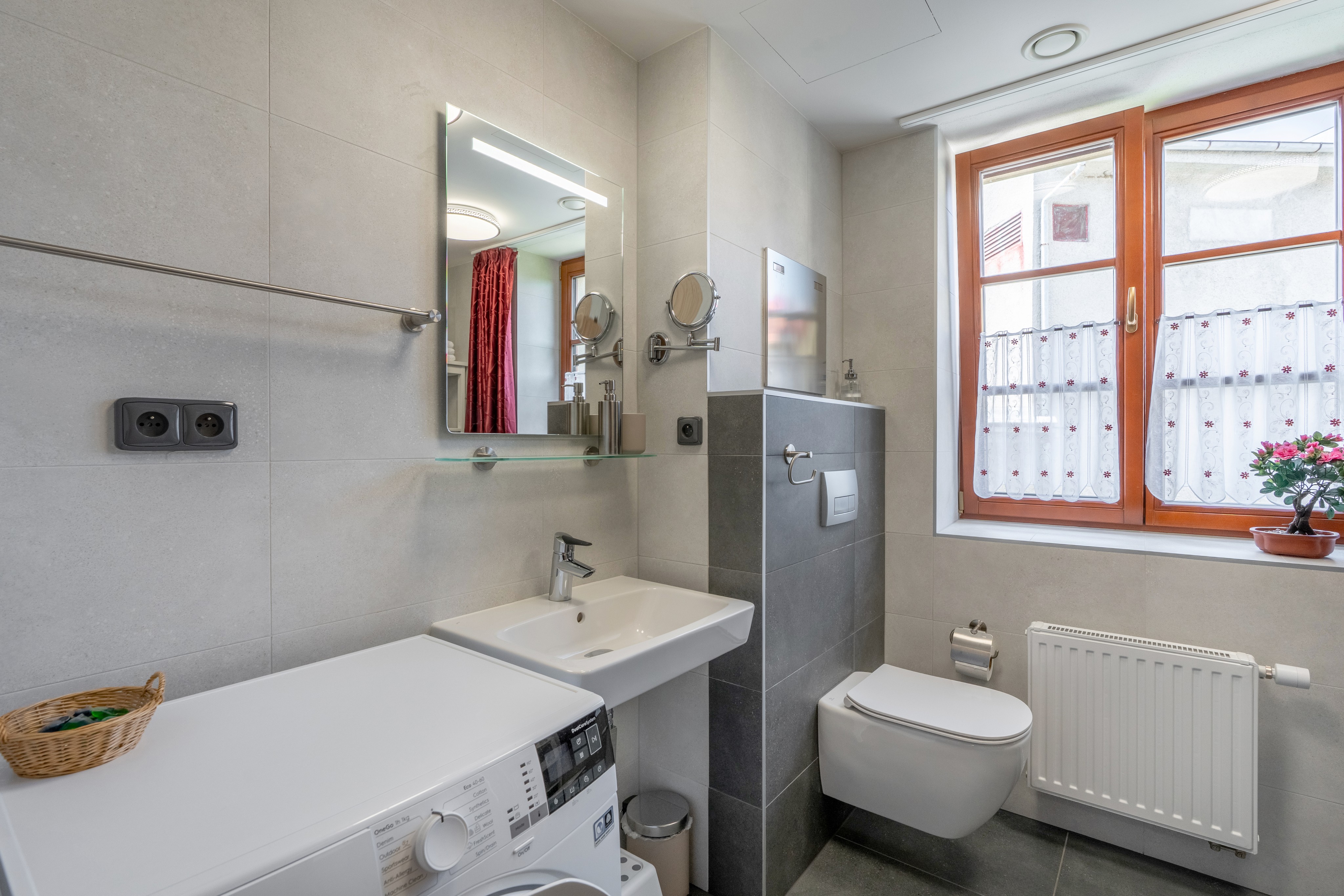 Here comes the alt text