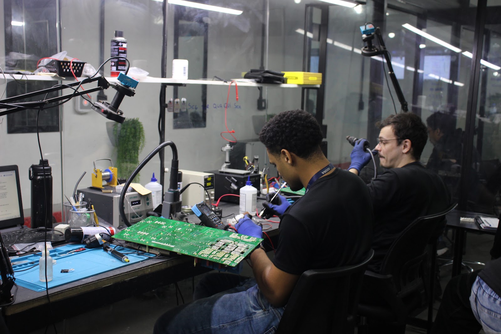 Laboratório Ozora Soluções — Drive Industrial em Extrusora: Reparo e Calibração