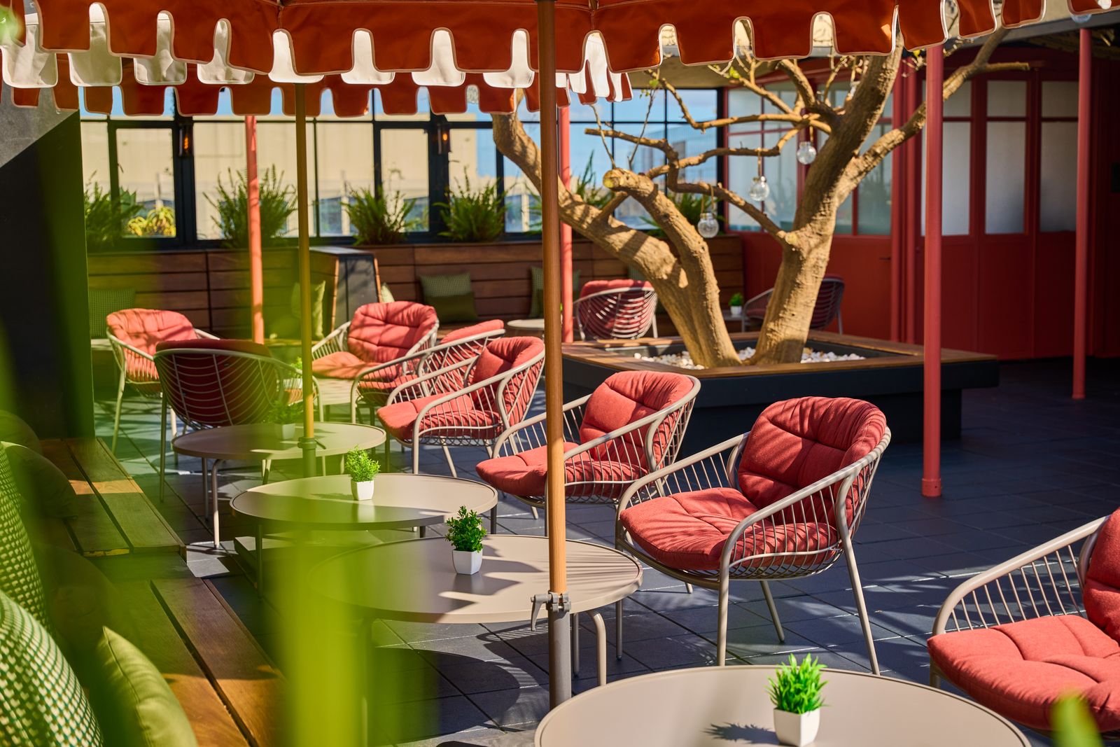 Roodtop bar at night in DTLA