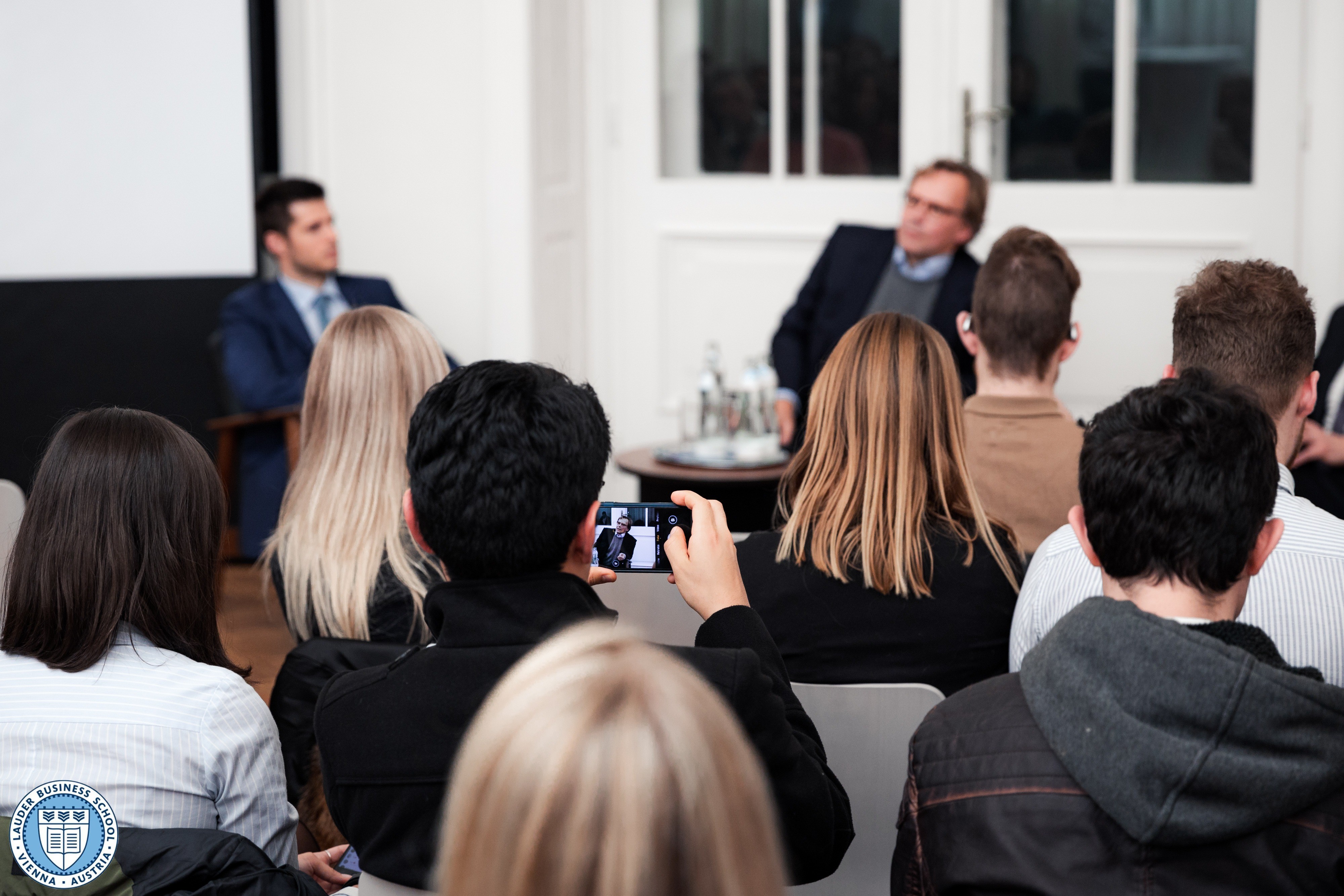  Dr. Andreas Bierwirth, CEO of Magenta Telekom talking to LBS students