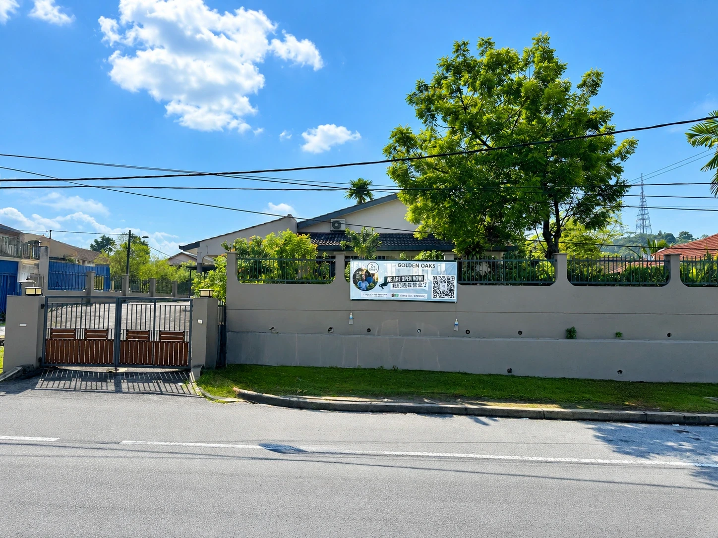 Front gate photo of Golden Oaks nursing home Jalan Gasing branch in Petaling Jaya