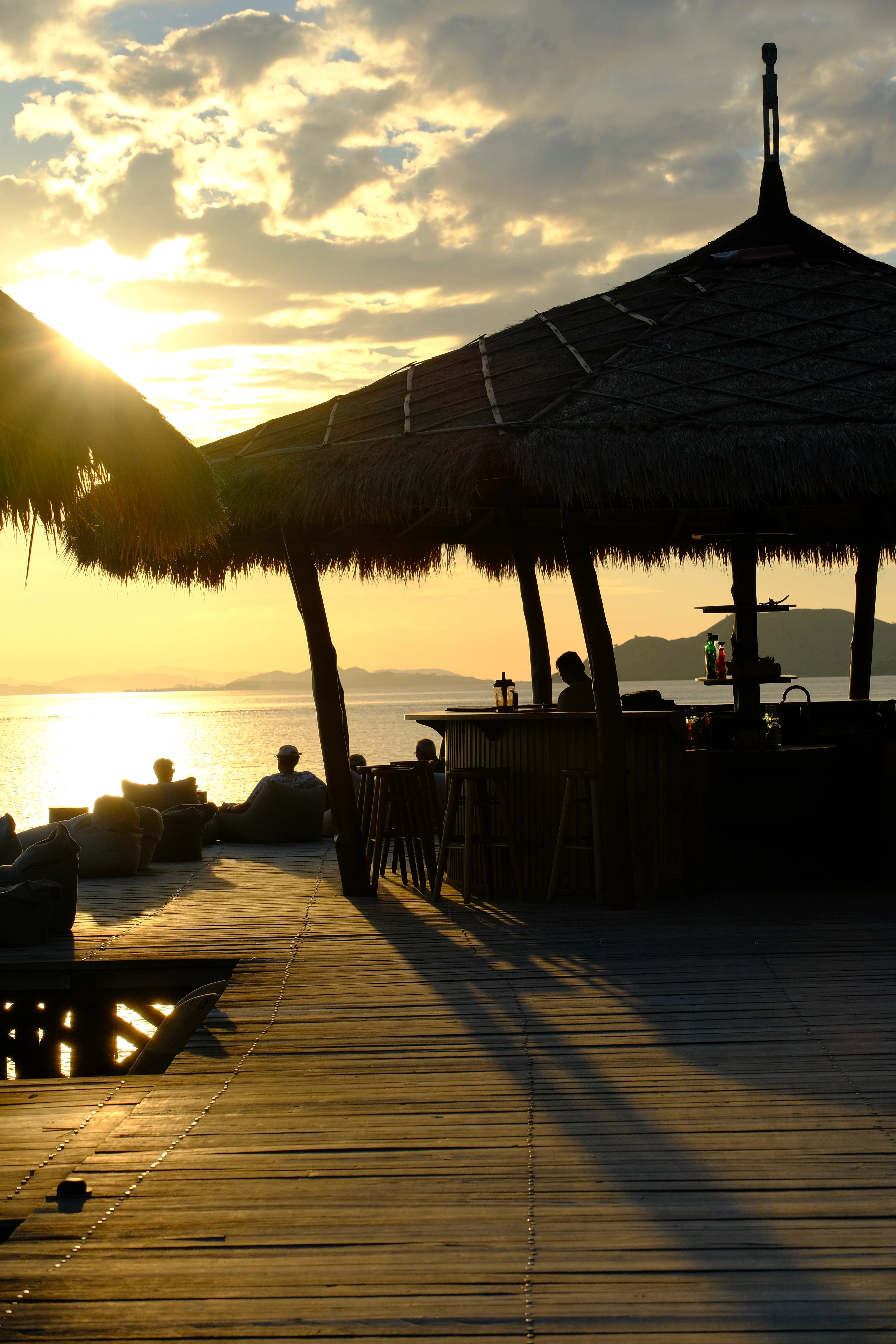 bar at sunset menjaga bay