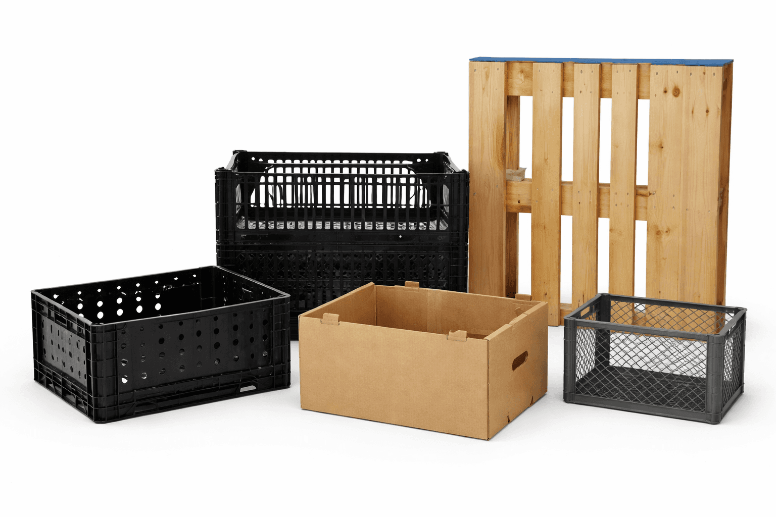Reusable transport packaging including foldable plastic crates, corrugated cardboard box, and wooden pallet, illustrating durable returnable packaging solutions for logistics and supply chains.