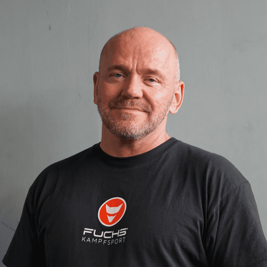 Frank Fuchs, Inhaber und Trainer im Fuchs Kampfsportstudio, spezialisiert auf Boxen, Krafttraining und Krav Magatraining