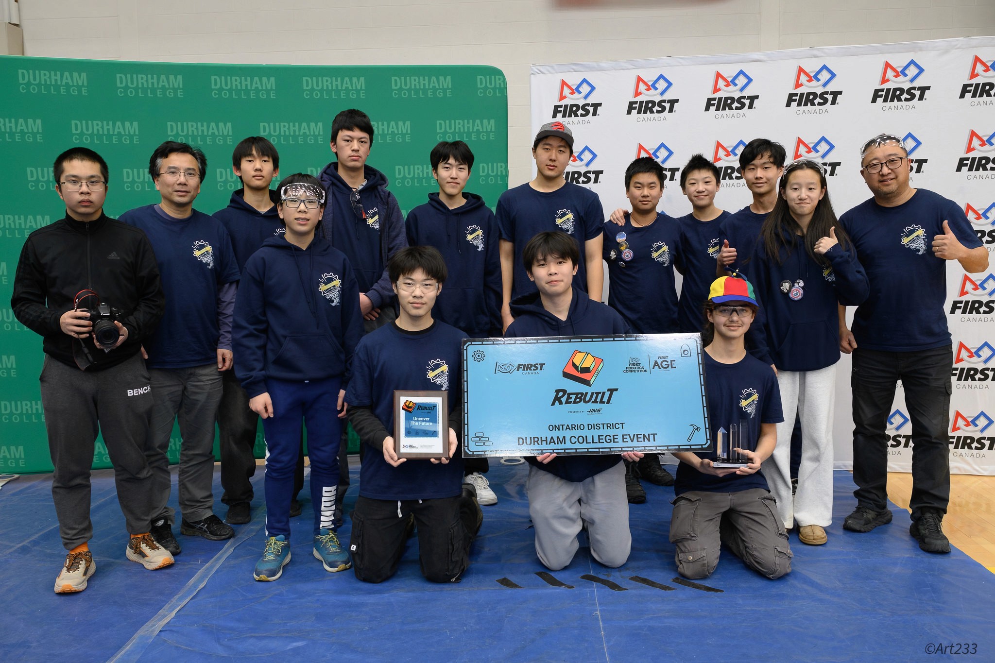 FRC Team 10015 Bubbles celebrates Rising All-Star Award at the 2026 FIRST Ontario Durham District Event