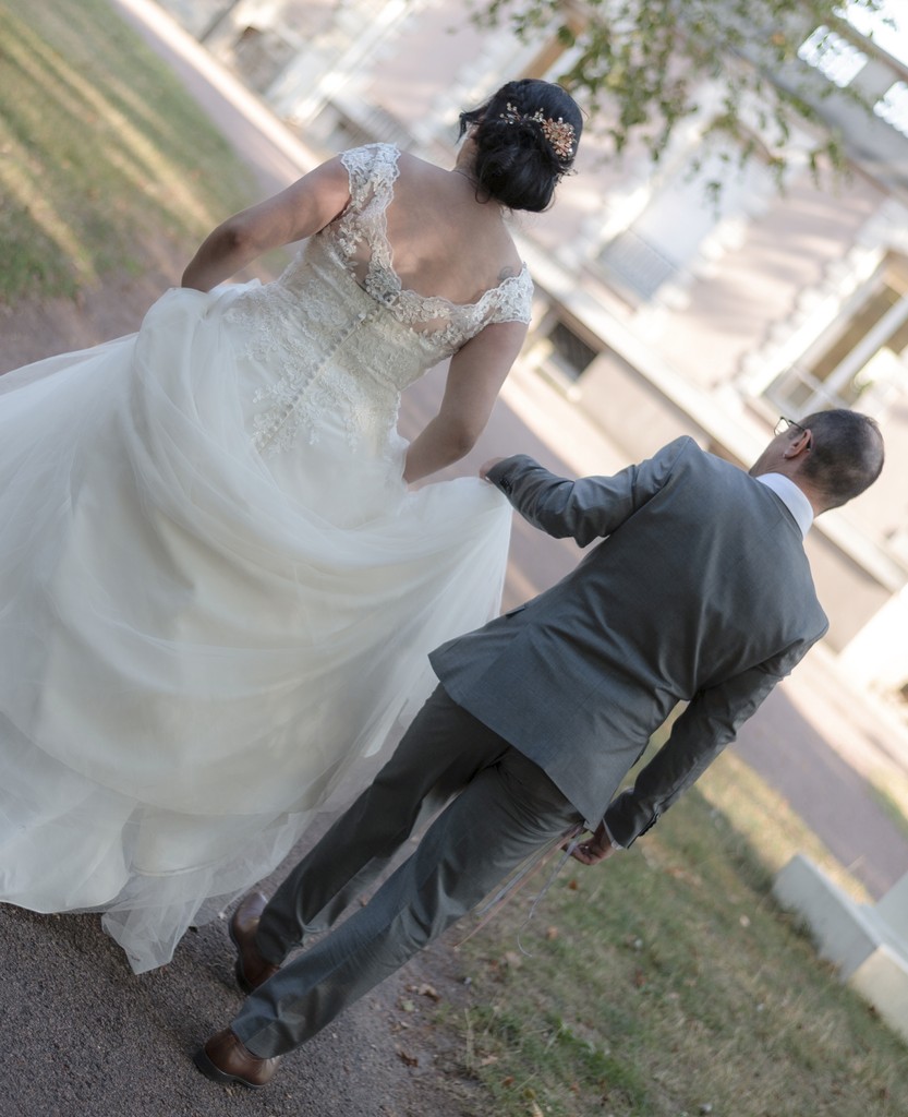 Album photo de luxe — French wedding photographer Paris — luxury wedding book France — Maison Elion — relique photographique rare — fragment intemporel — rituel artistique — photographe mariage haut de gamme — Seine-et-Marne 77 — album mariage bespoke sur mesure — timeless photography France — image symbolique — luxury French wedding photography