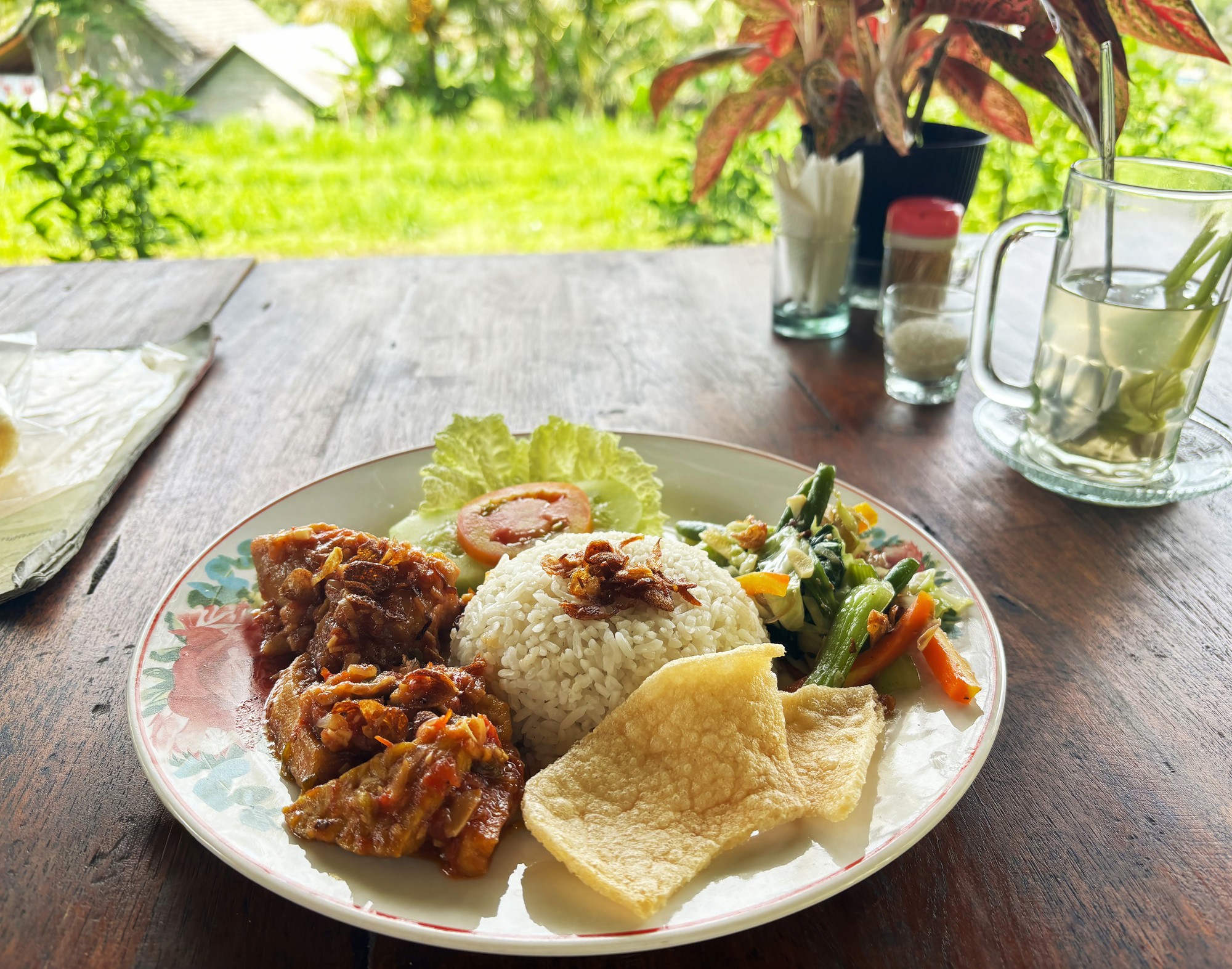photography of dam during daytime