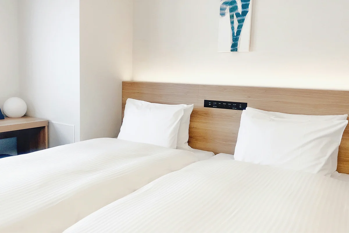 Twin room with two single beds.