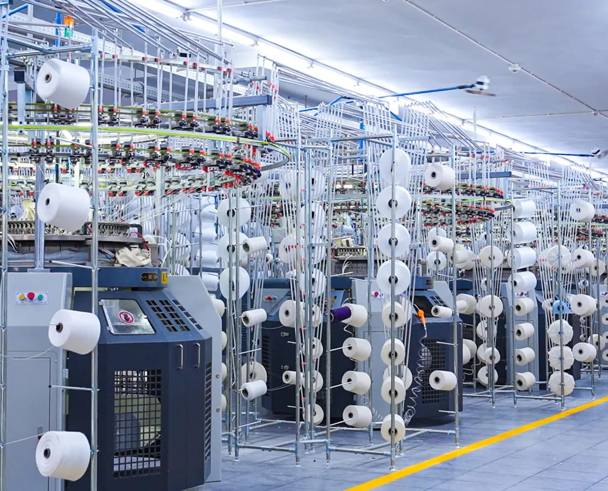 Industrial knitting machine, yarn.
