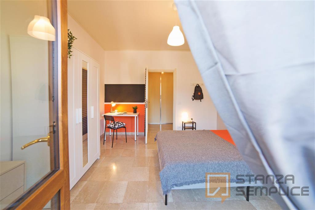 15 sqm room in Via Salvatore Sassi, Lecco