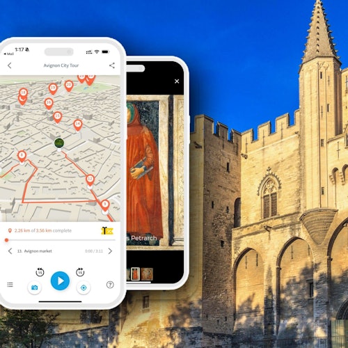 Na obrázku historického hradu pod jasně modrou oblohou je překryta aplikace prohlídky města zobrazená na chytrém telefonu.