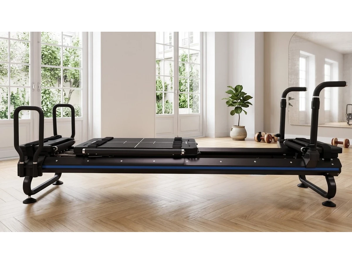 Megaformer Signature Patented, megaformer en aluminium dans un studio de Pilates professionnel