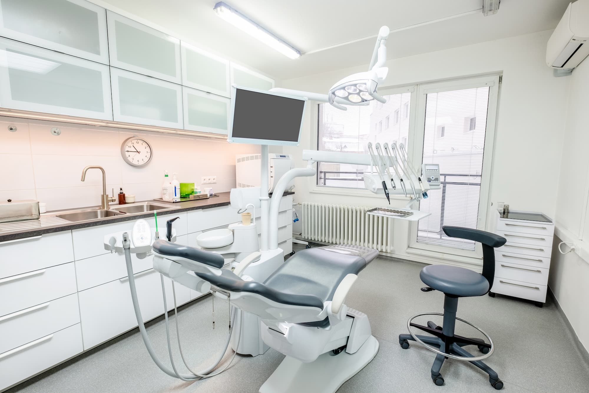 Dental clinic setup in Dubai licences and requirements