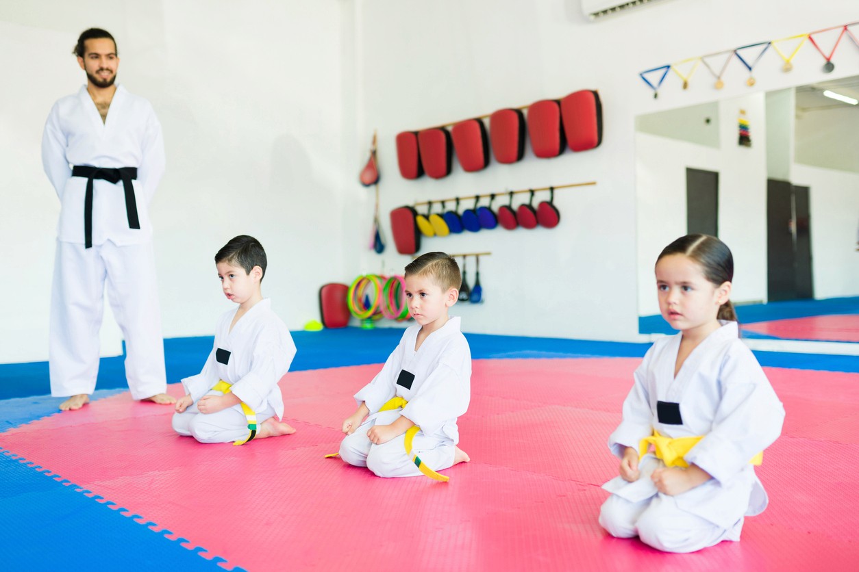 Transaction screen on mobile, highlighting fees and payments 