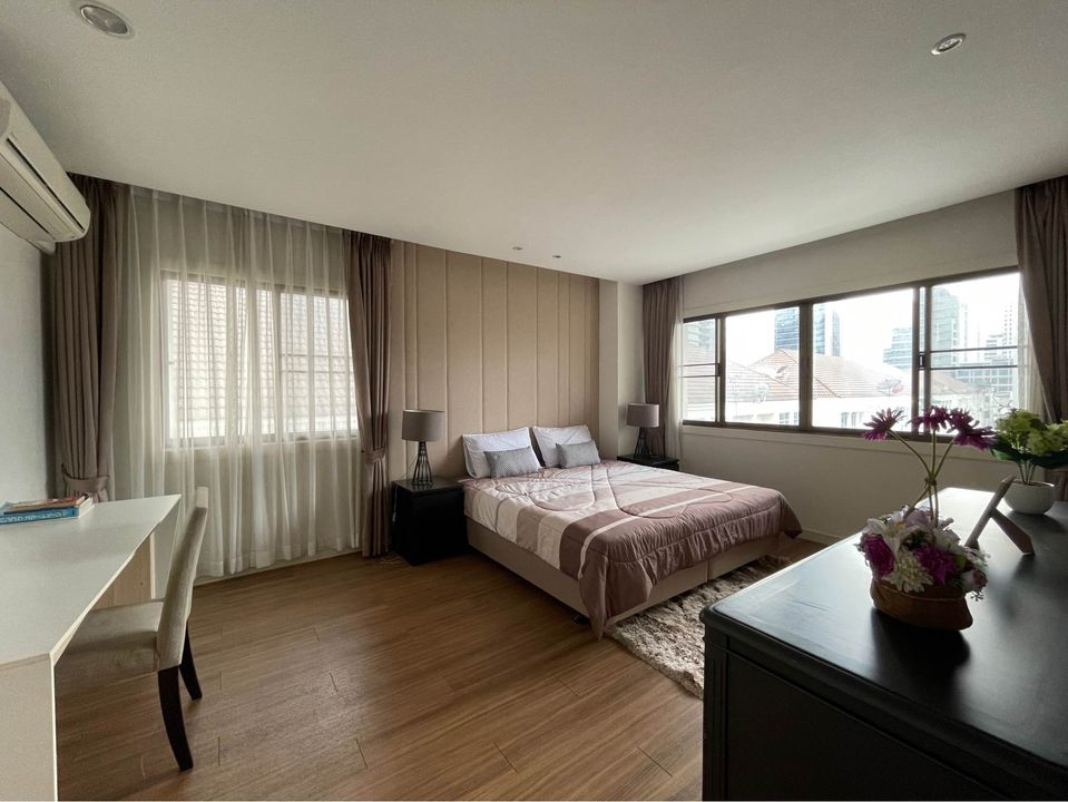 3 Bedroom Pet-Friendly Residence Thong Lo 3