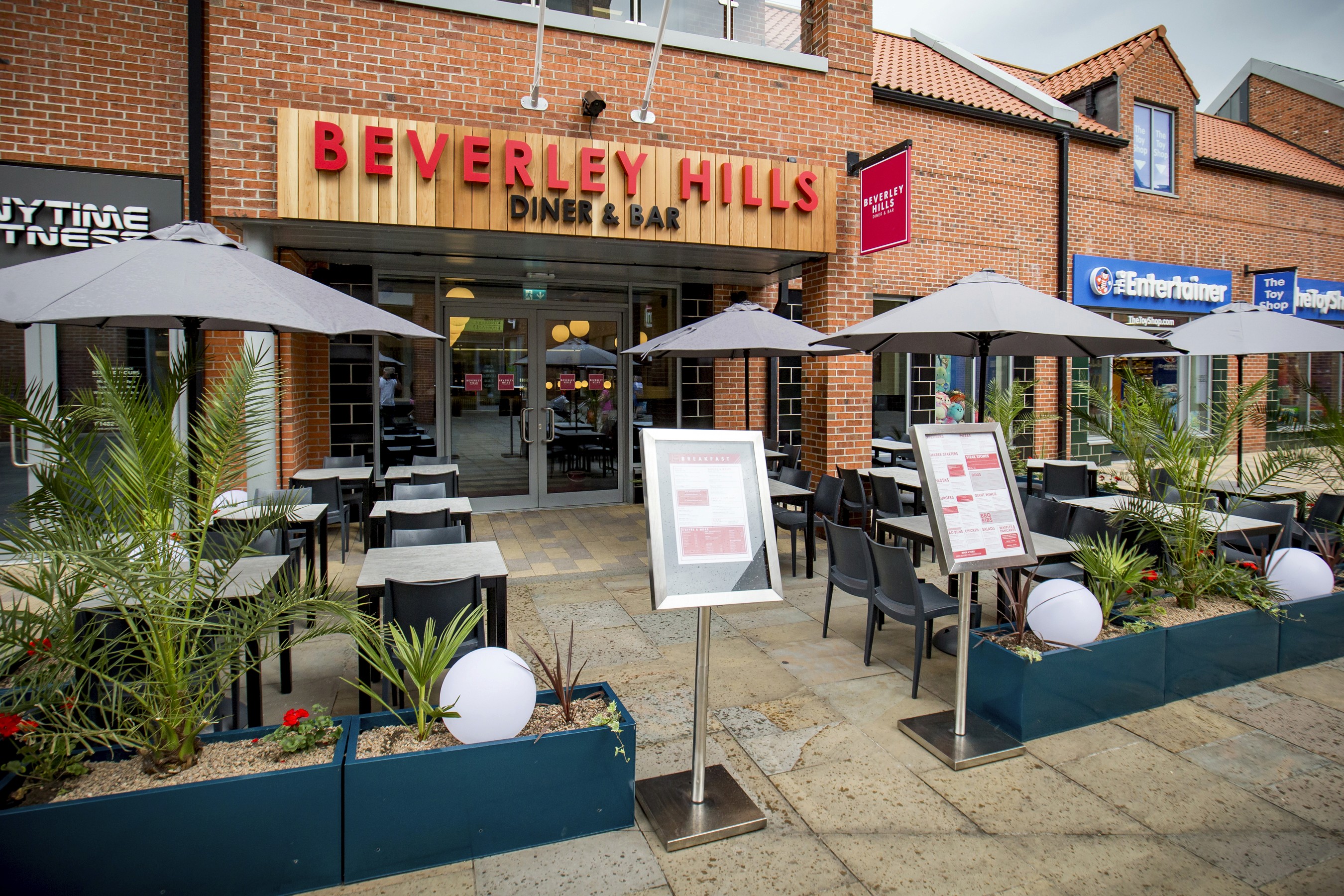 Beverley Hills Diner & Bar | About Us