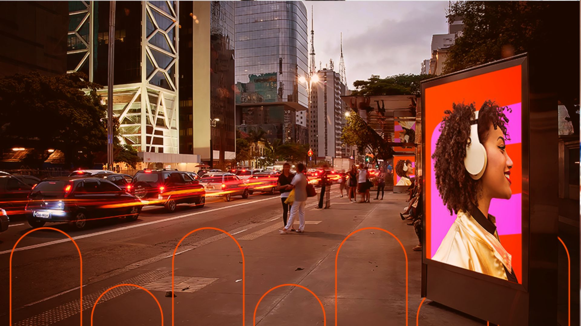 OOH e posicionamento: por que marcas fortes ocupam espaço no cotidiano