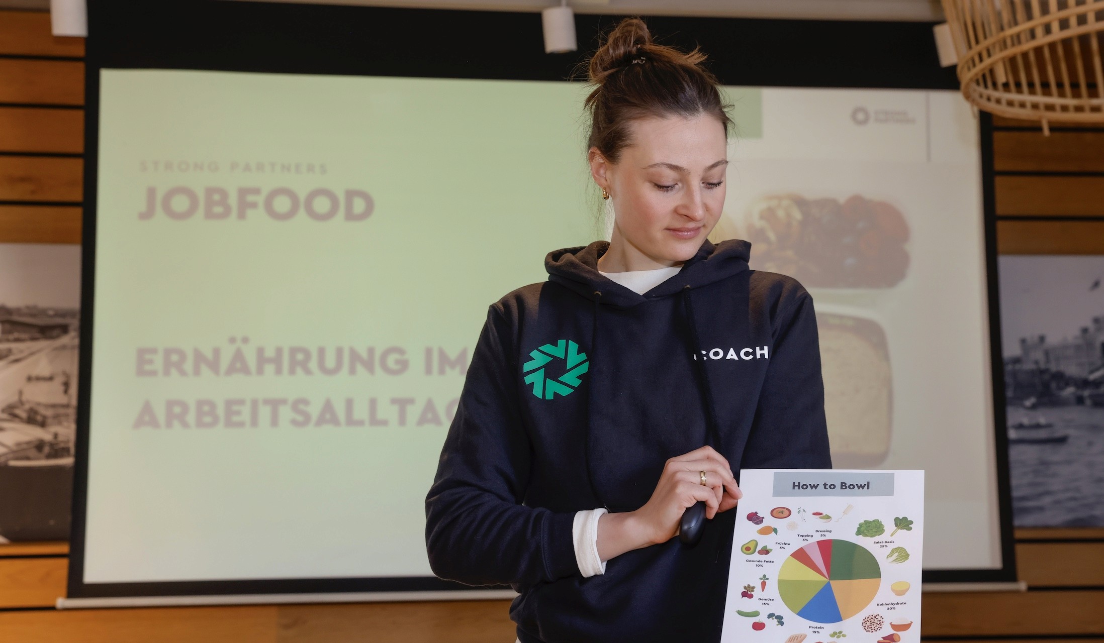 Ernährung am Arbeitsplatz: Mittagstief gezielt bekämpfen - Ernährungsberaterin von Strong Partners im Rahmen eines Workshop
