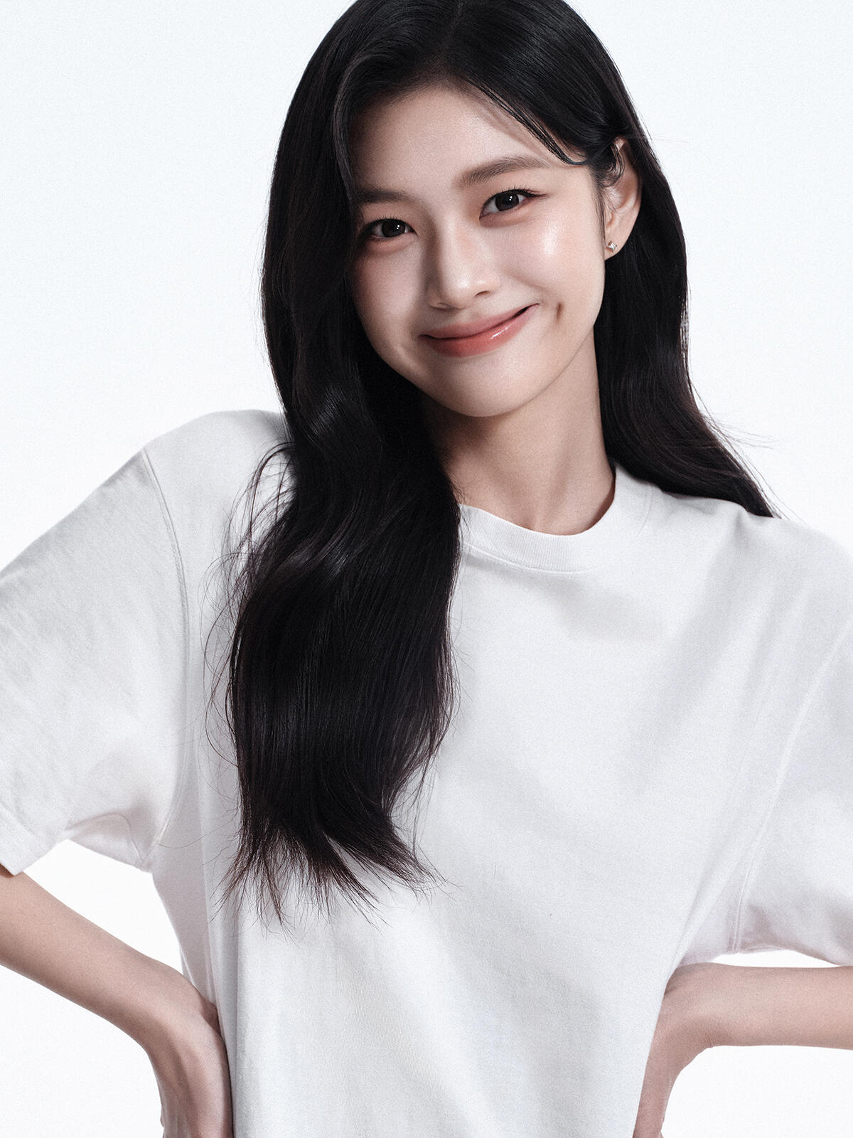 Korean style portrait photography with natural smile by Lefty Studio