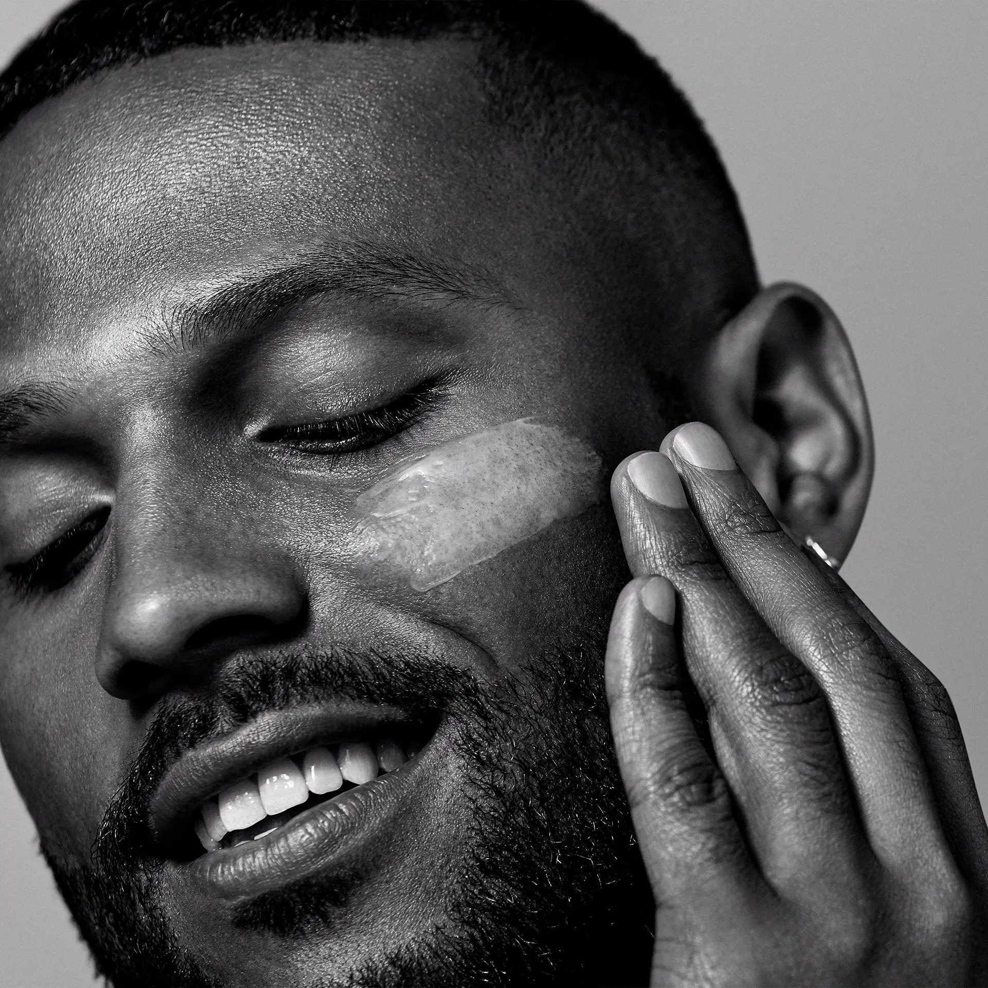 Seymour_Studio_Bevel_Cosmetics_Project_Hero_Image