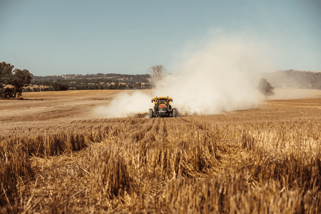 Poluare agricola din praf in zona Moldovei