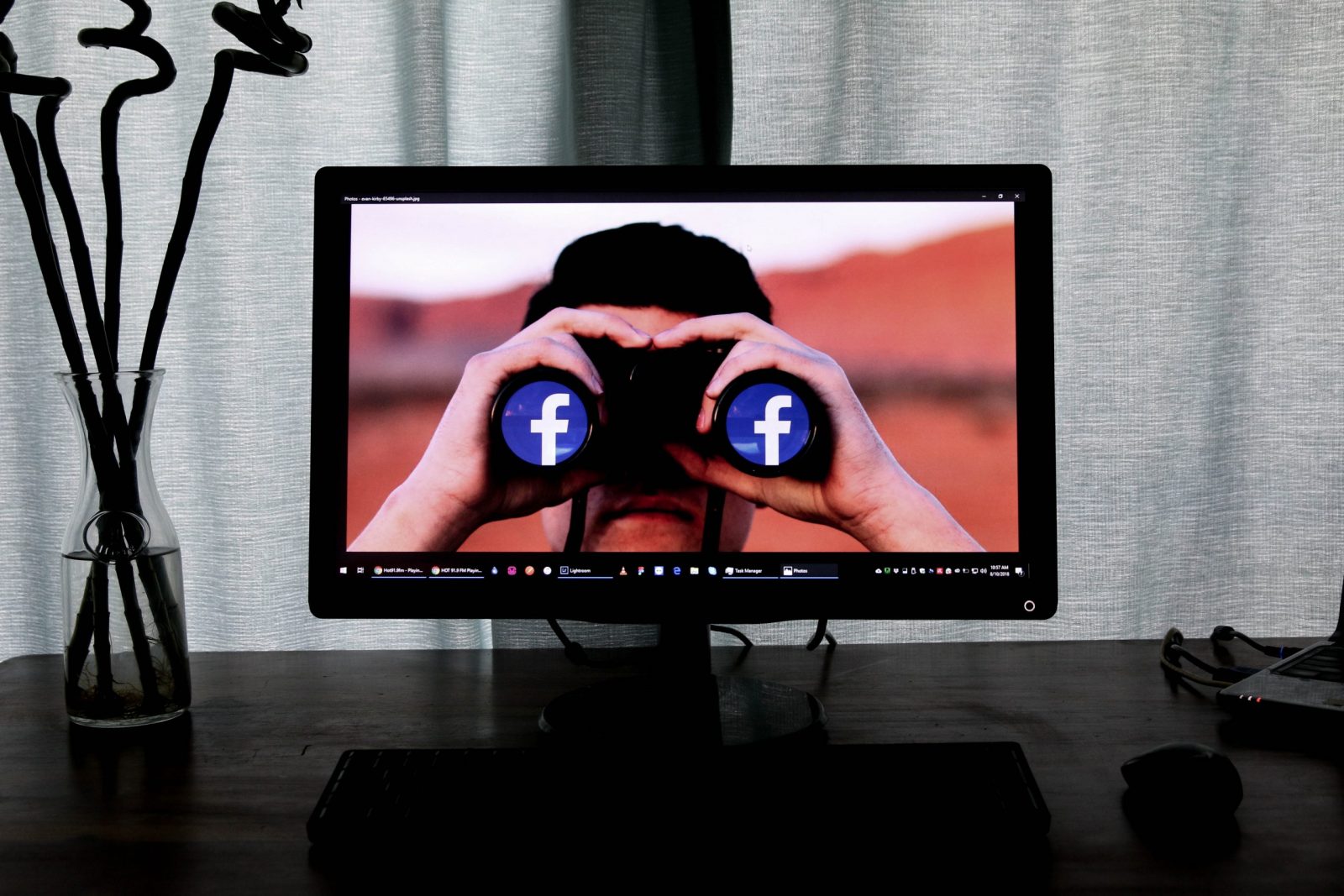 Everything You Need to Know About Facebook's Rebranded Canvas Ads – hero image illustrating everything need know about facebook's