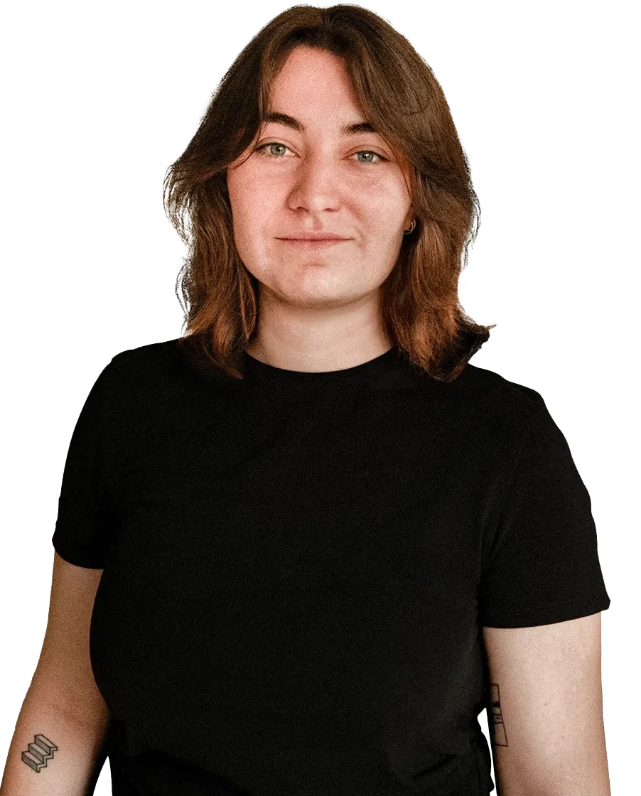 Photo de Marion Morin (m2graph) détourer qui sourie - Directrice artistique et graphiste 360 à Cholet, Nantes, la Roche-sur-Yon et toute la France