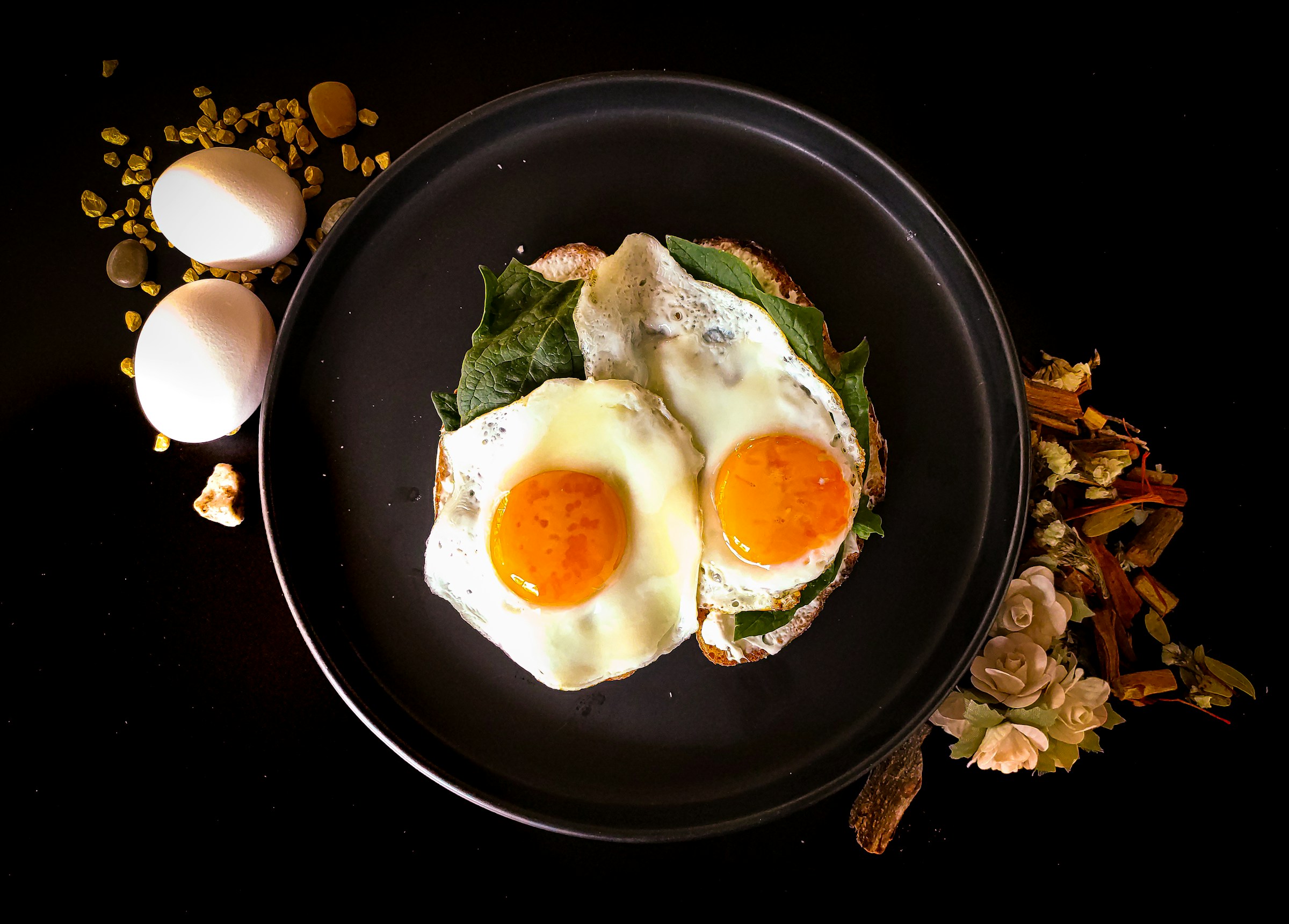 eggs on plate - Best Foods for Muscle Recovery 