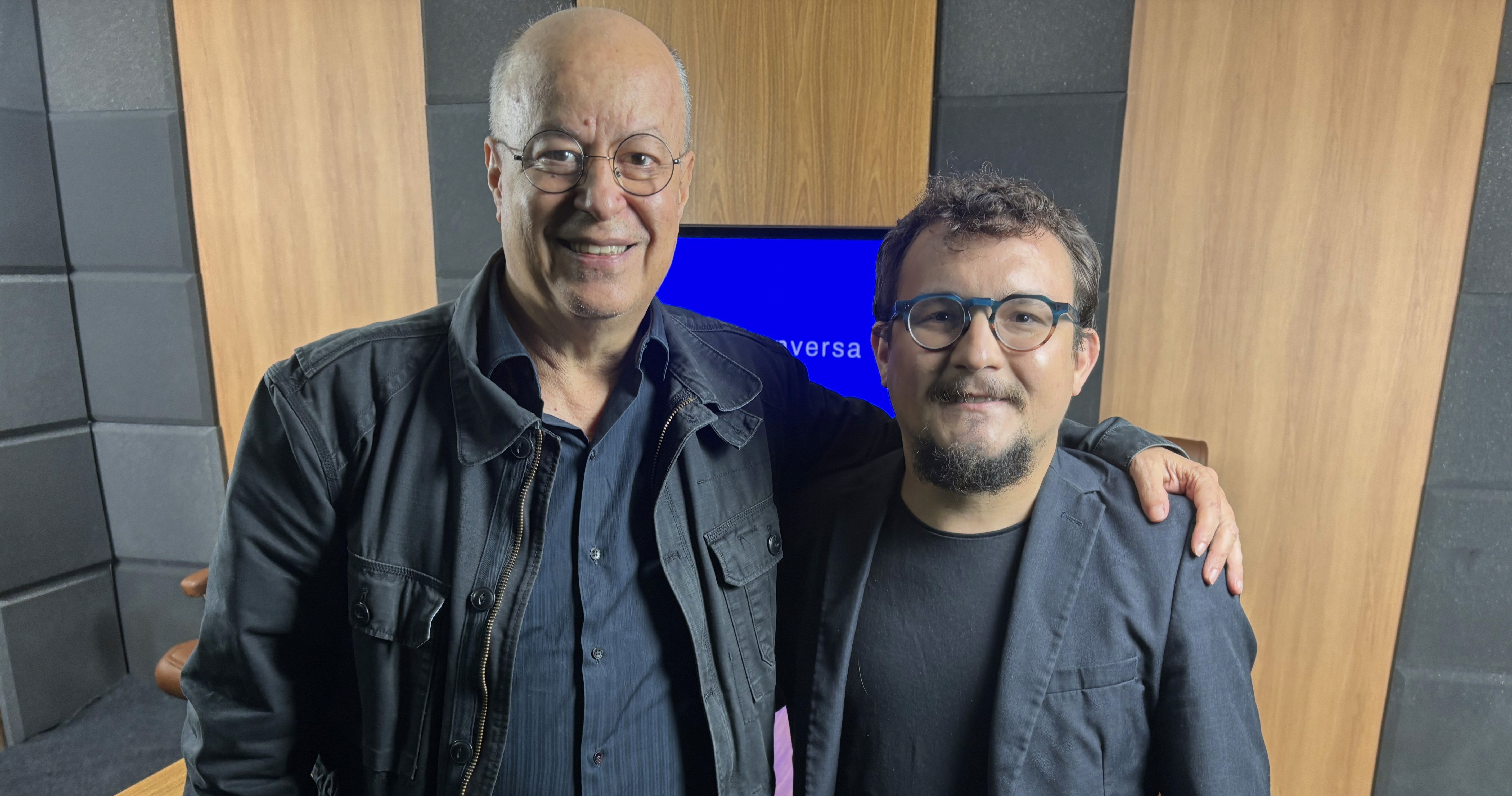 Lisandro Nogueira, ao lado do jornalista e apresentador Domingos Ketelbey