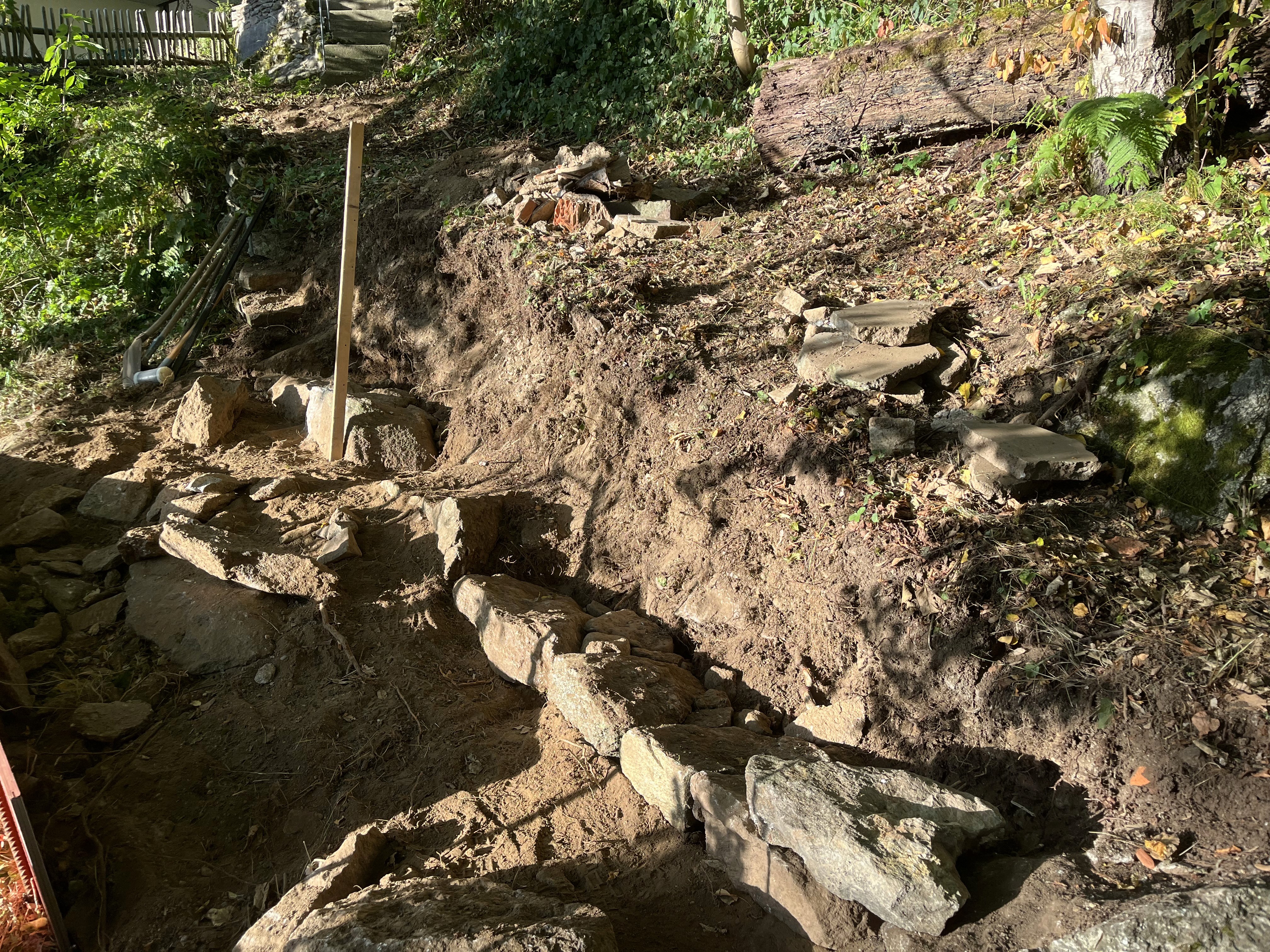 Trockenmauer Bauregeln natürliches Lager