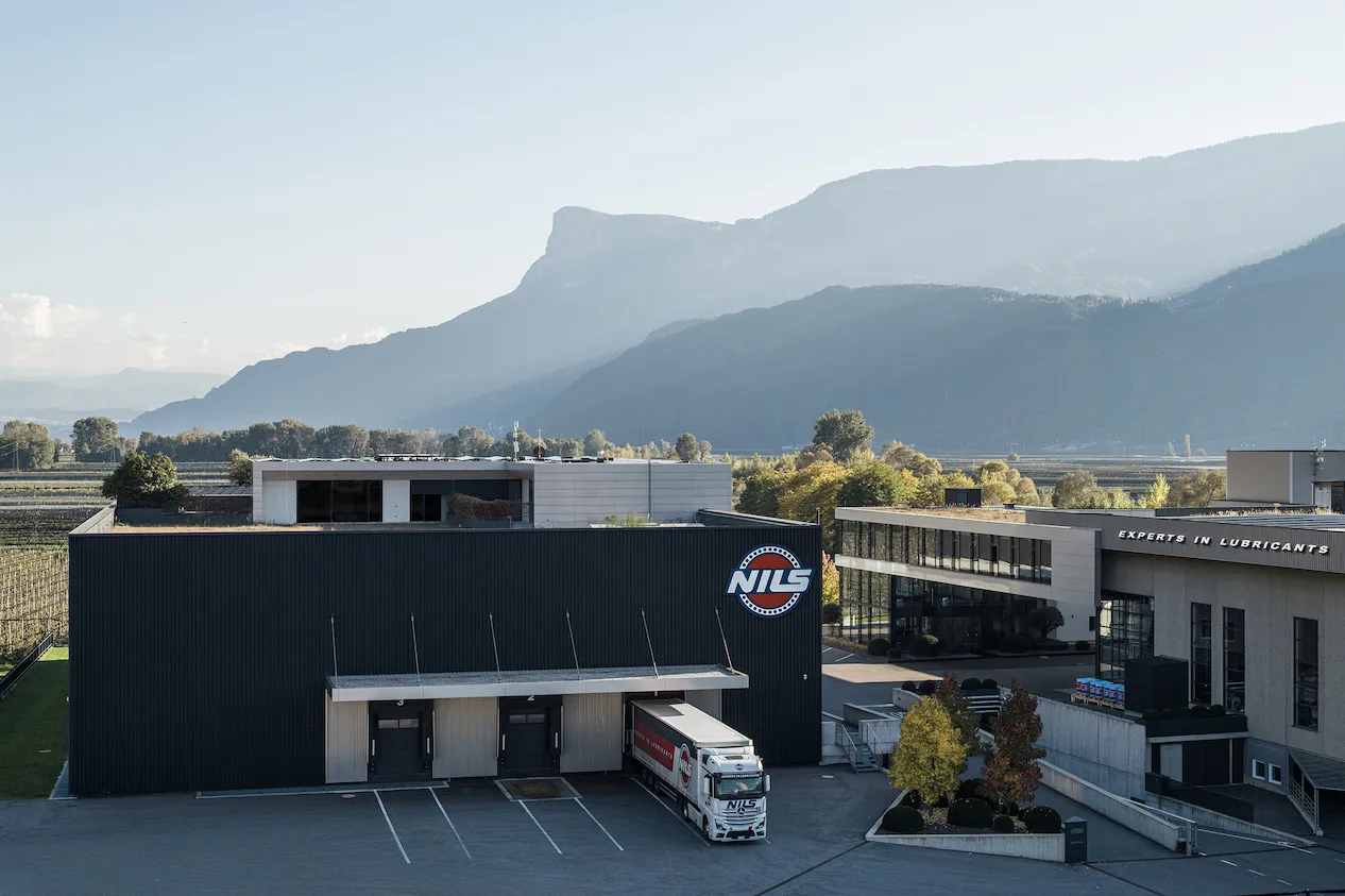 Sede NILS Your Bike: headquarters e stabilimento produttivo lubrificanti per moto