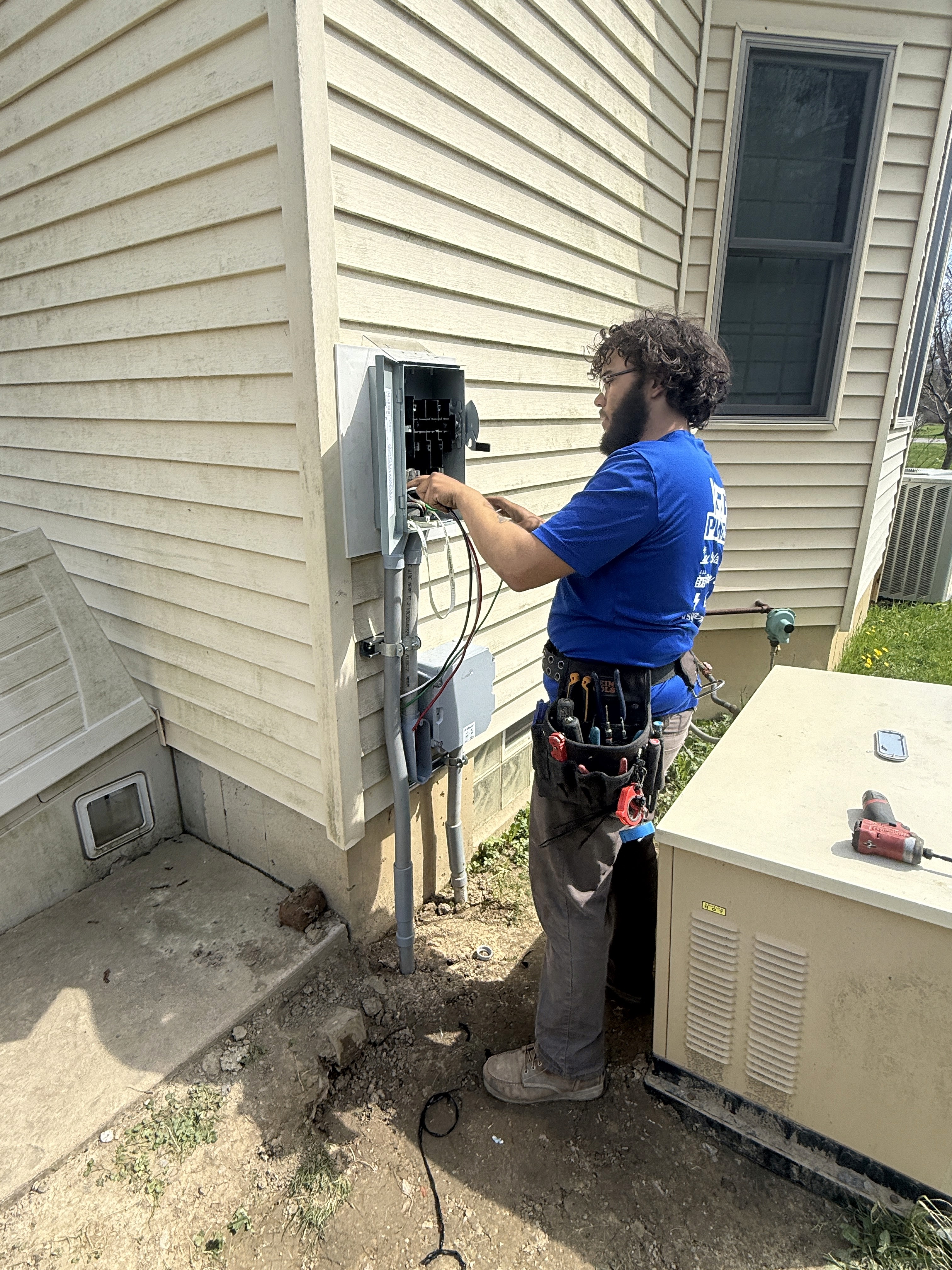 Field Technician (Electricians)