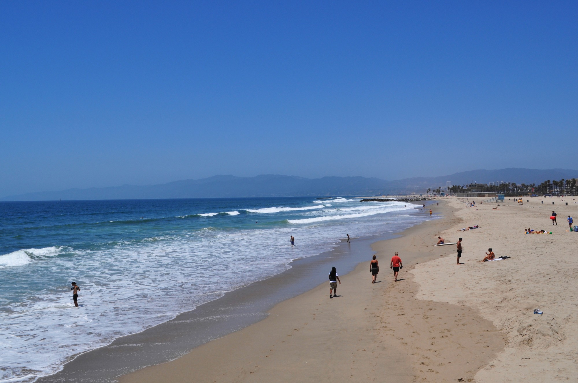 photography of dam during daytime