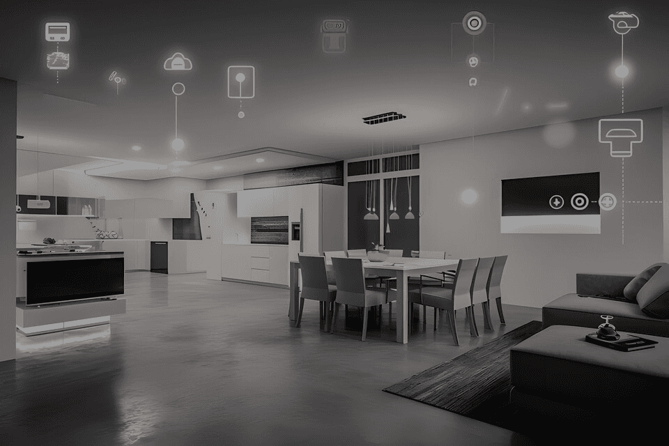 Électricien Energylink en train de travailler sur un tableau électrique