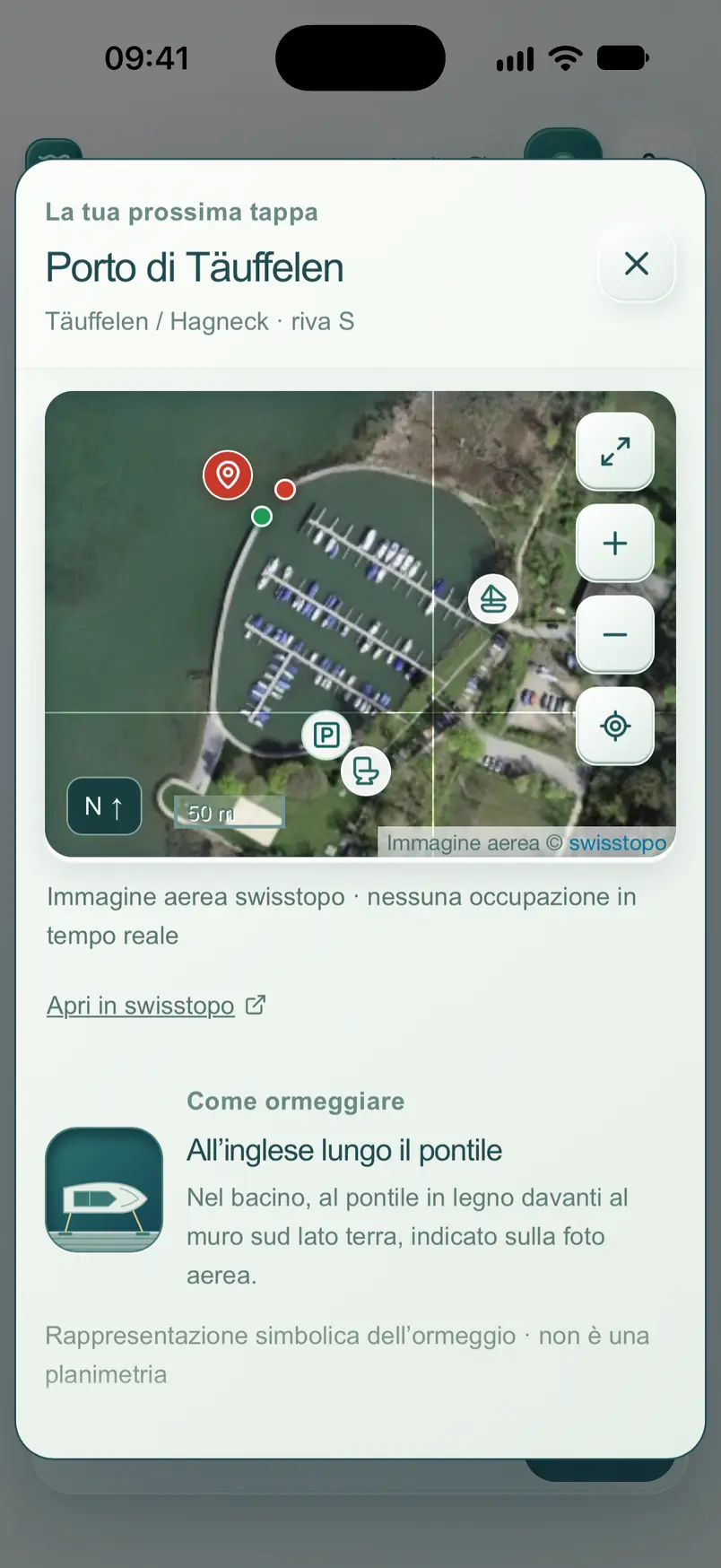 Dettaglio di un porto in seegang con foto aerea e tipo d’ormeggio