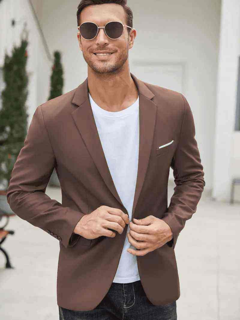 Férfi sportzakóban