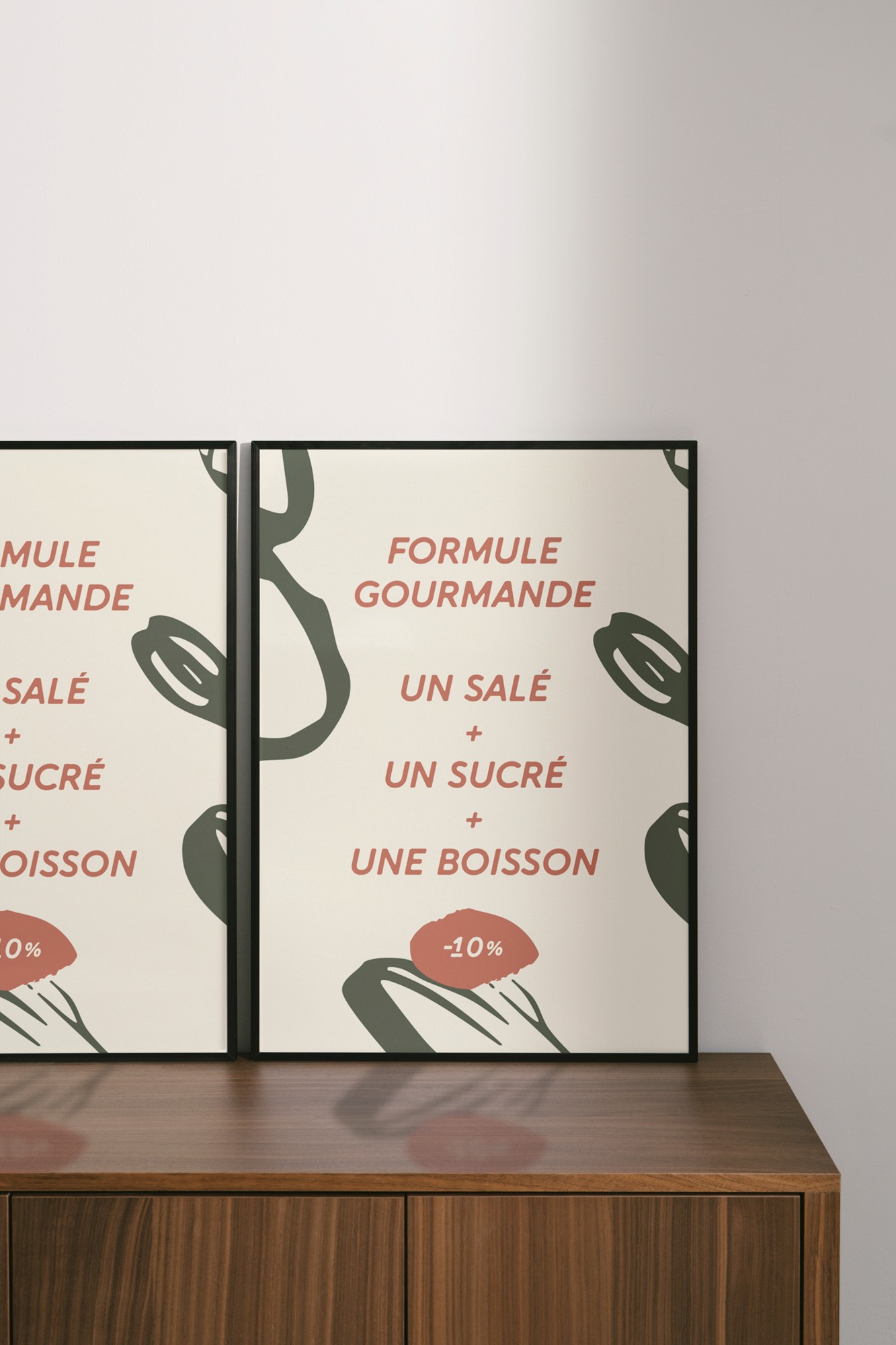 Enseigne du restaurant Au fil du goût, design graphique lisible et attractif. Composition harmonieuse qui renforce l’identité visuelle du lieu et attire l’œil des clients.