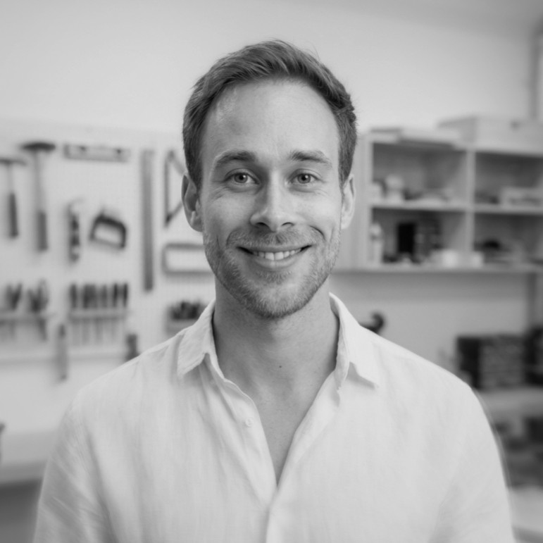 Portrait of Daniel Hayes, founder of EarlyBird.