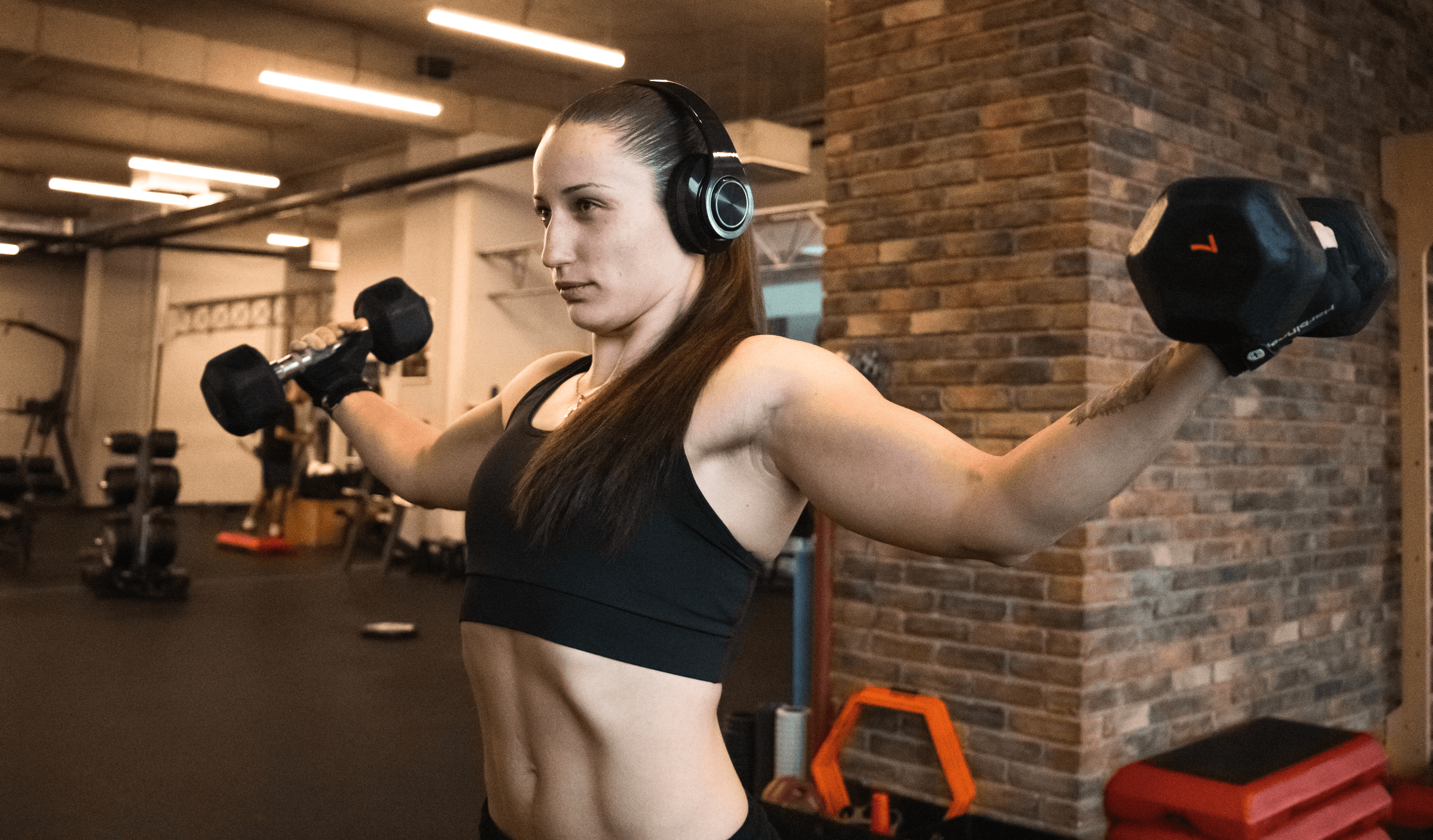 Инеса Малишева по време на тренировка с тежести в София