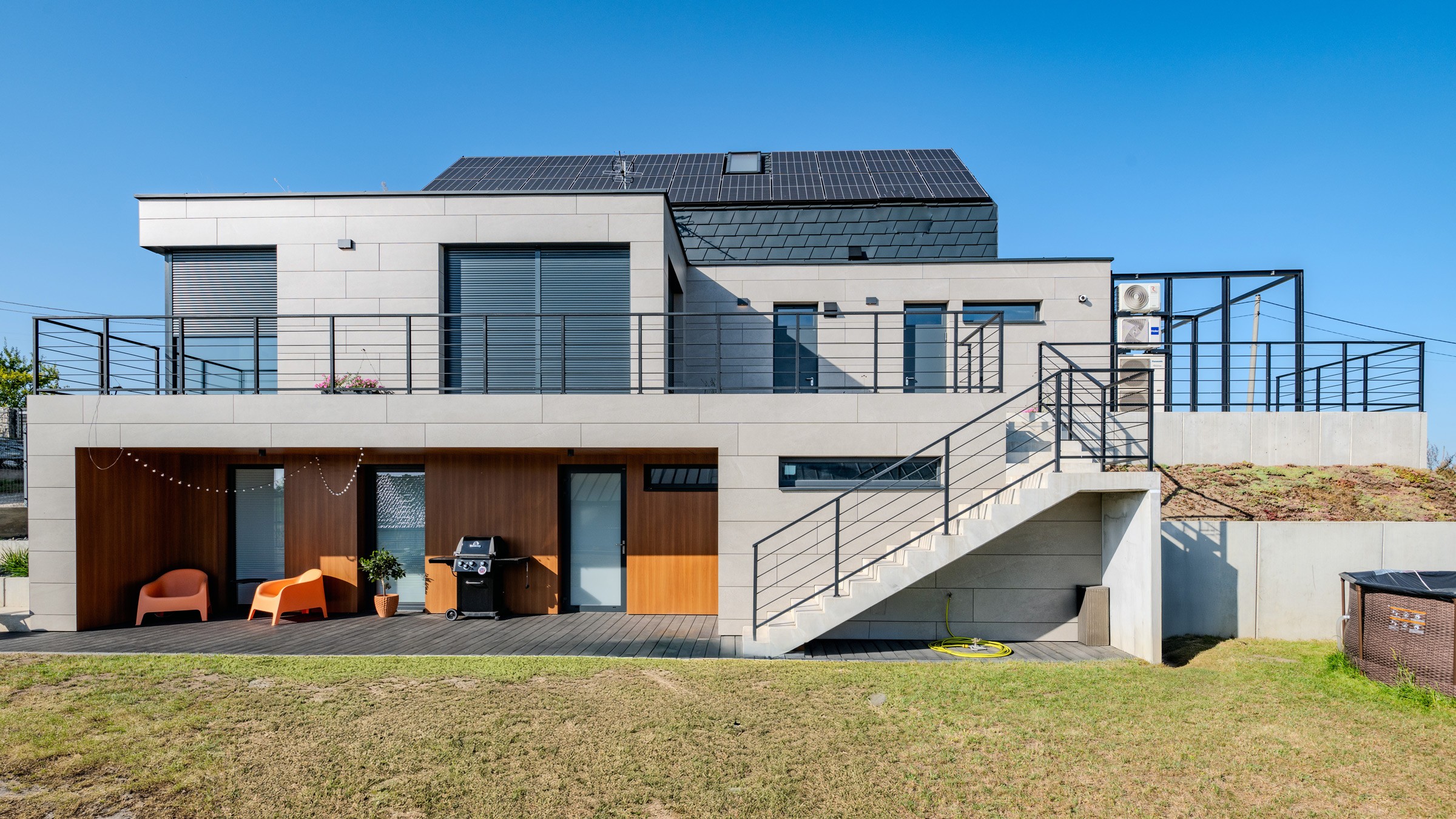 Nowoczesny dom na skarpie